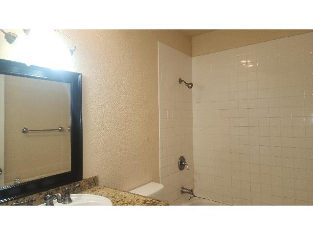 718 E Clinton Ave, Fresno, CA 93704