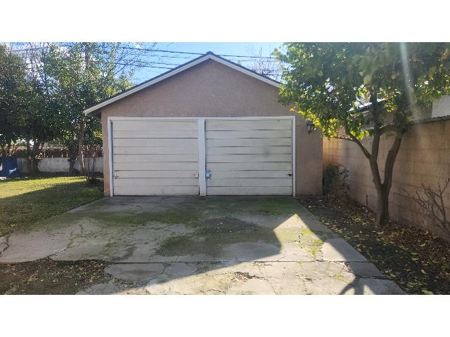 718 E Clinton Ave, Fresno, CA 93704